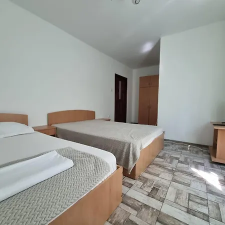 Casa Antonio Cristian * Костинешти